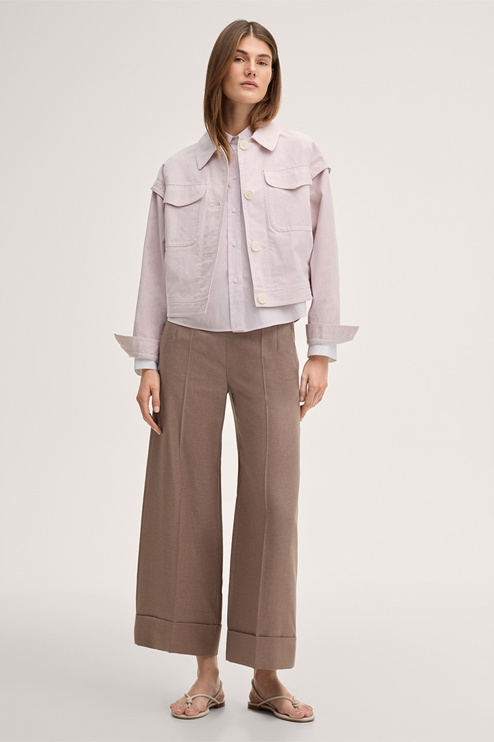 Mène à la page produit « Veste en coton avec col à rabattre, couleur rose »