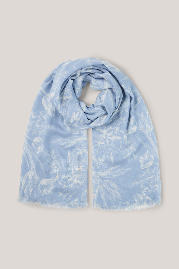 Führt zu Produktdetailseite „Modal-Schal mit Print in Hellblau-Ecru"