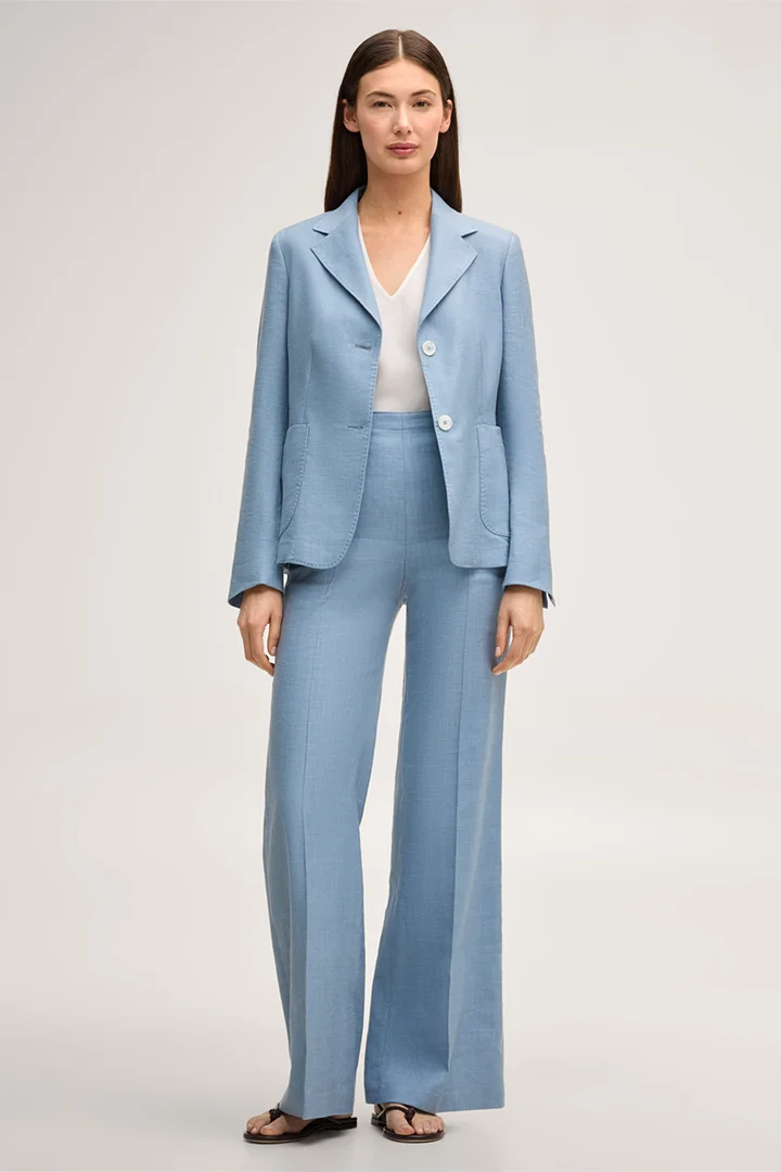 Führt zu Produktdetailseite „Leinenstretch-Blazer in Hellblau"