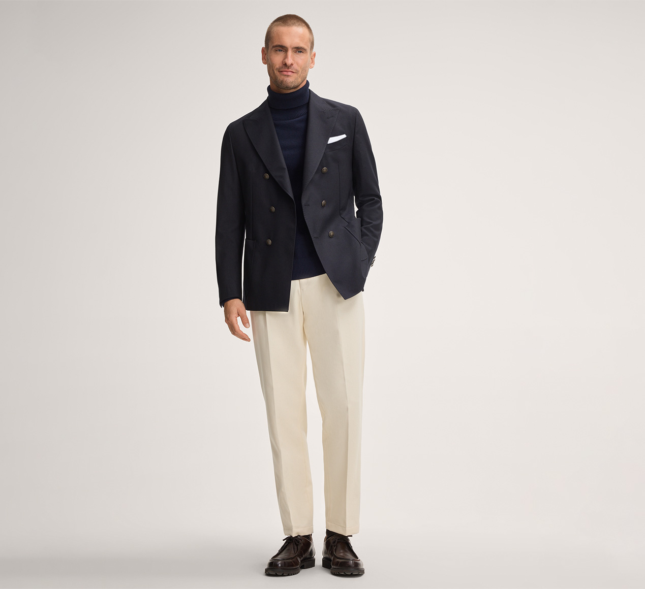 windsor. präsentiert das Produkt Schurwoll-Baukasten-Doppelreiher-Sakko Salio in Navy aus der Kategorie Baukasten-Sakkos