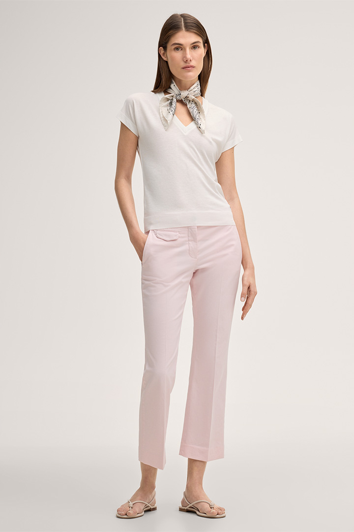 Führt zu Produktdetailseite „Lyocell-Baumwoll T-Shirt mit V-Ausschnitt in Ecru"