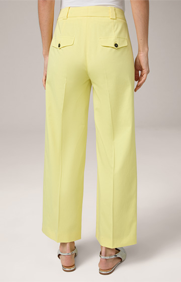 Pantalon en satin de coton style jupe-culotte, en jaune