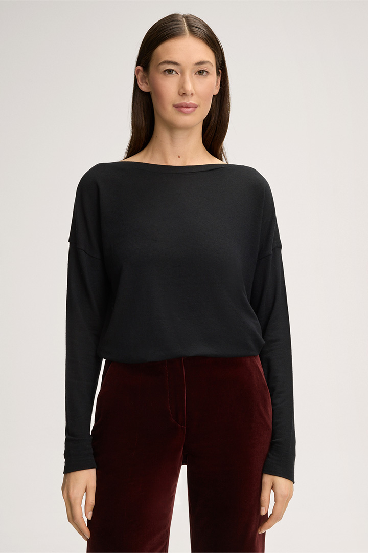 Leads to product detail page "Lyocell Stretch Wool Shirt in Black"