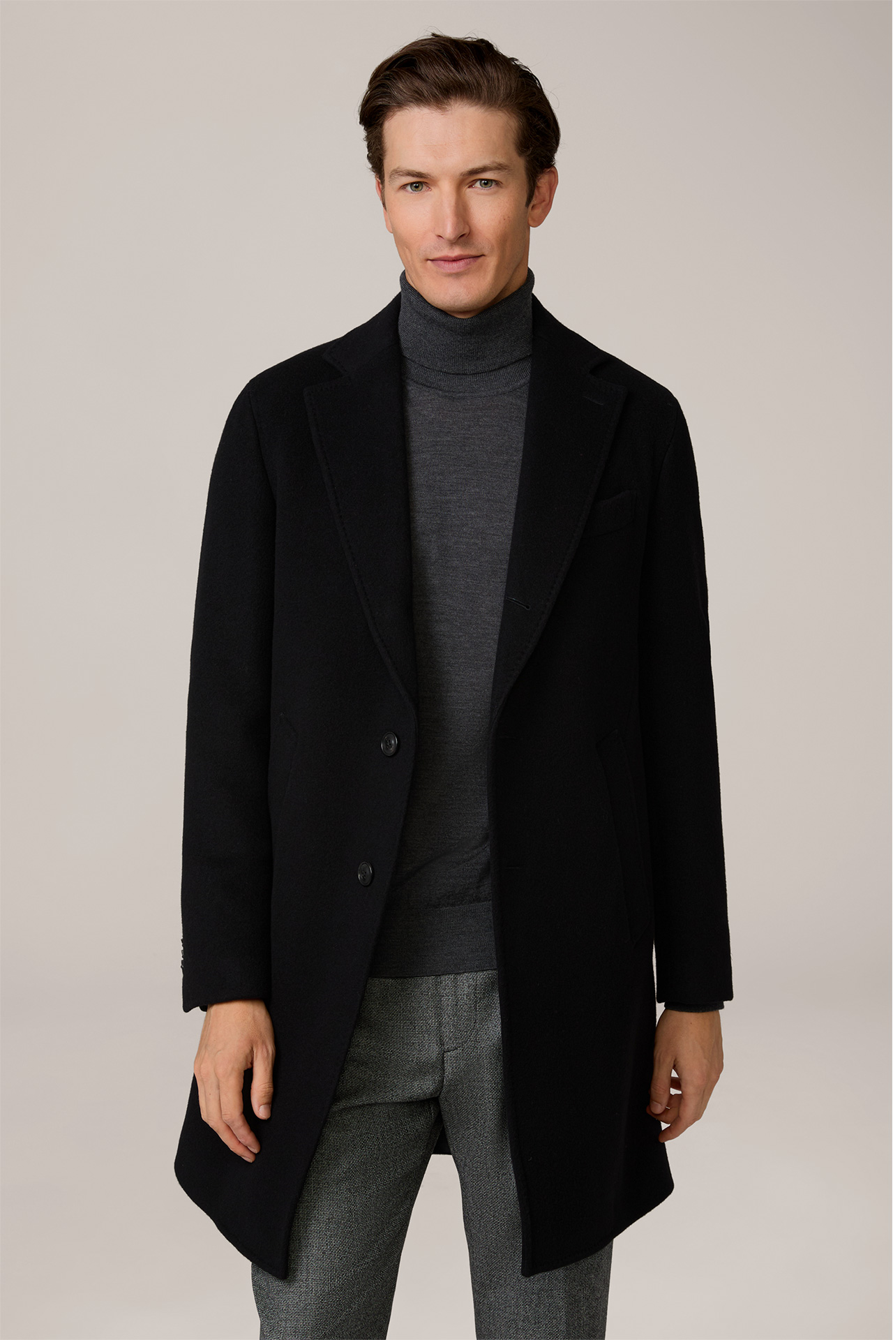 Centro Coat in a Wool Blend with Cashmere in Black