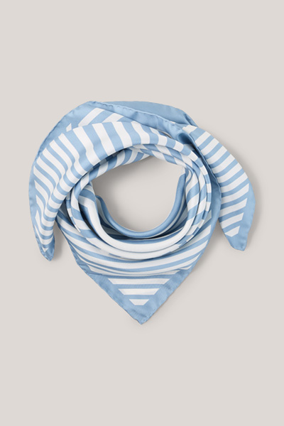 Seidentuch in Hellblau-Ecru gestreift