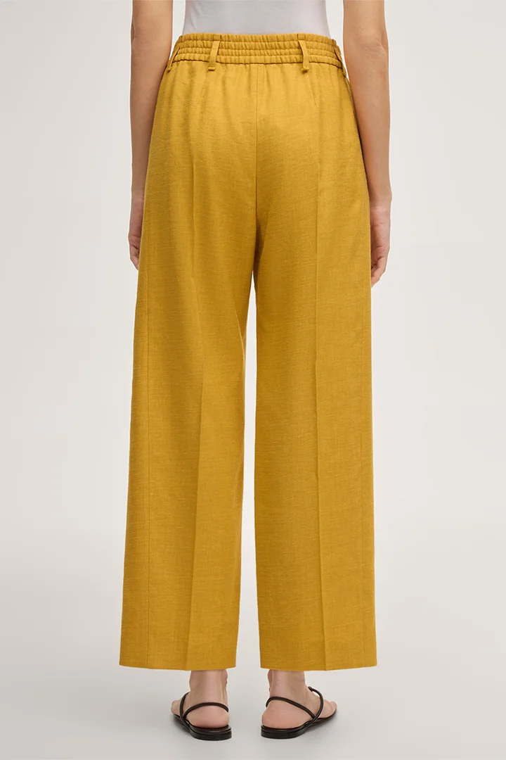 Leinenstretch-Bundfaltenhose in Gelb