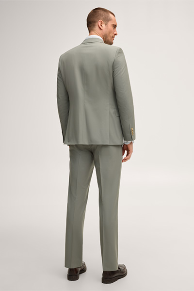 Leads to product detail page "Sera-Sole virgin wool suit in green"