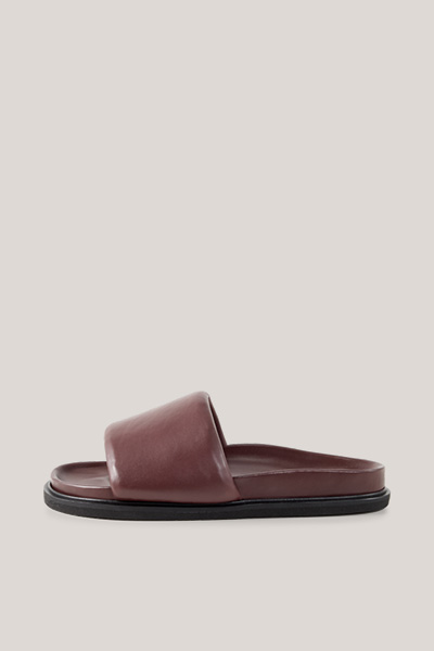Slides in lamb nappa leather in plum