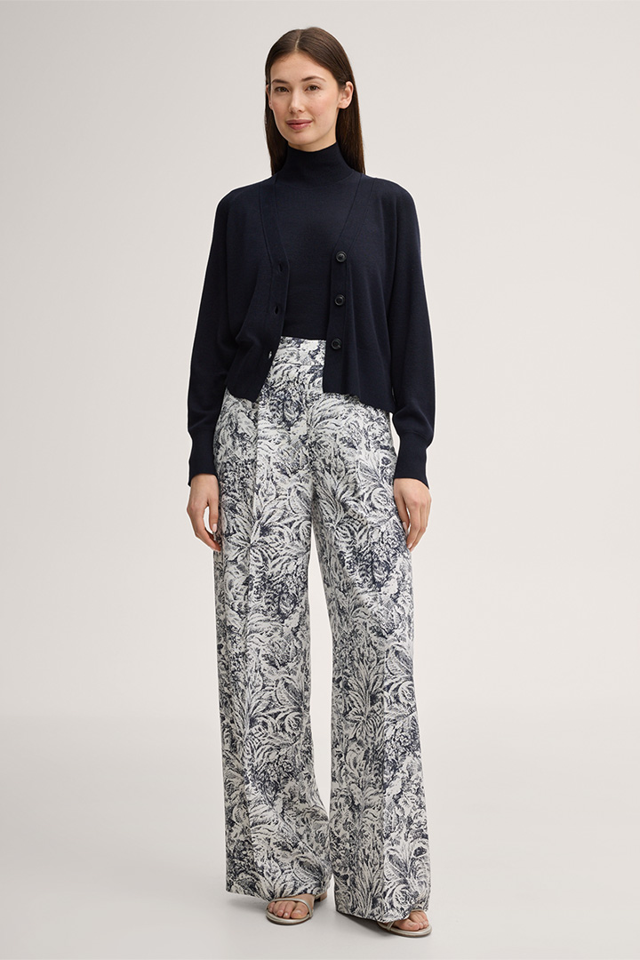 Führt zu Produktdetailseite „Schurwoll-Seidenmix-Cardigan in Navy"