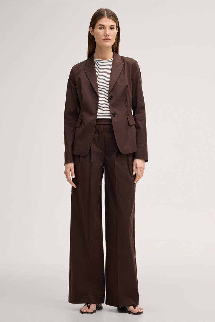 Leads to product detail page "Dark brown stretch cotton blazer"