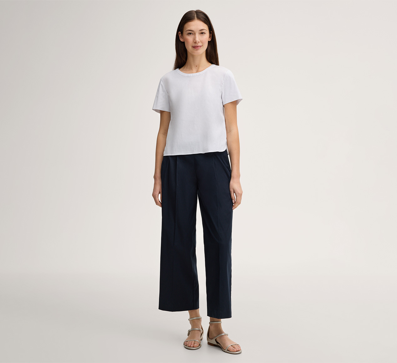 windsor. présente le produit Chemisier à manches courtes en coton stretch, en blanc de la catégorie Chemisiers et hauts