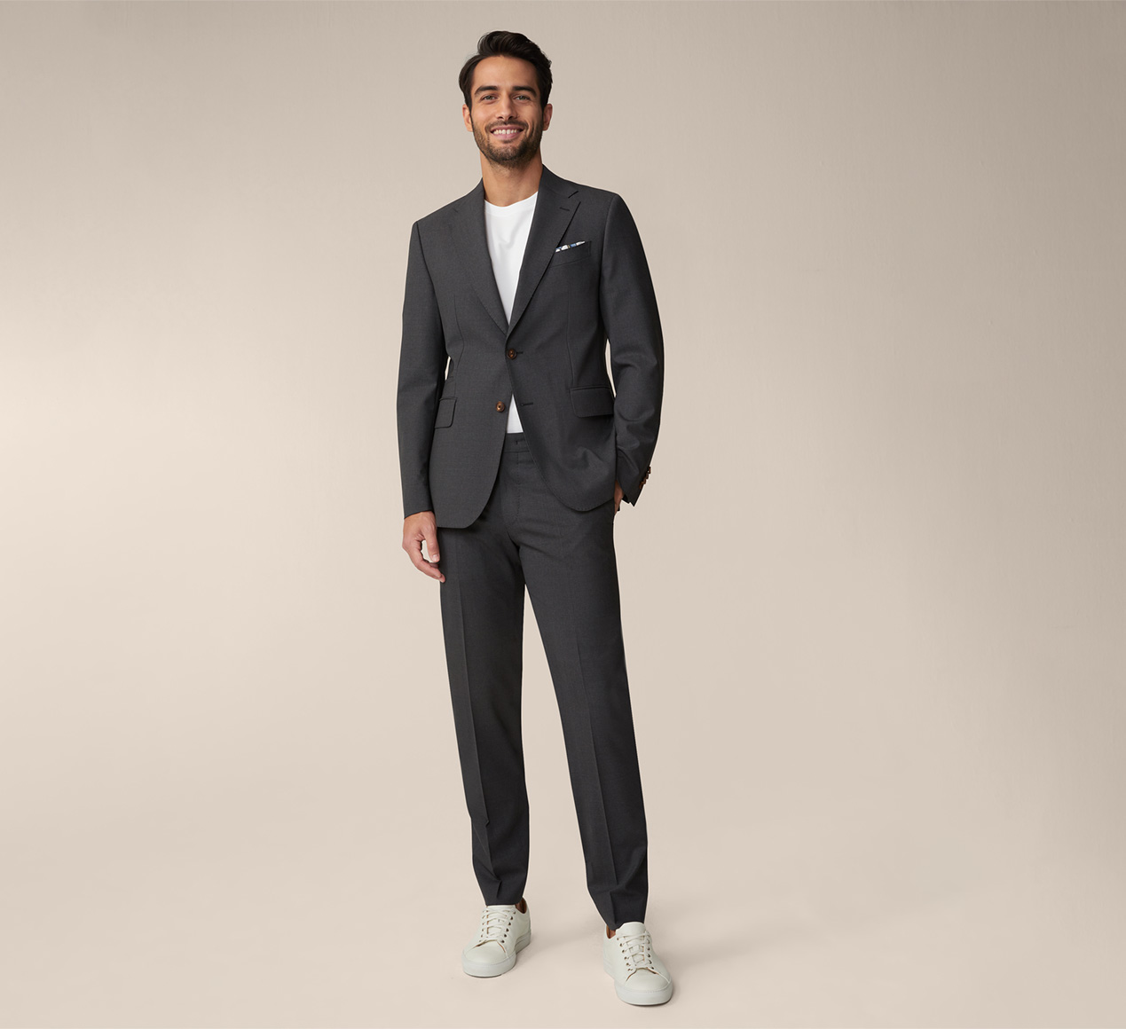 windsor. präsentiert das Produkt Baukasten-Hose Bene in Anthrazit aus der Kategorie Hosen & Jeans