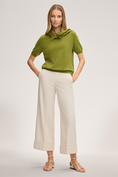 Wool Scarf in a Green and Ecru Pattern