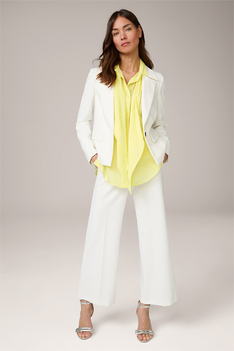 <p><strong>Shop the look:</strong><br> Crêpe pantsuit in ecru</p>