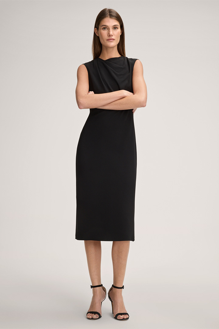 Führt zu Produktdetailseite „Triacetat-Etui-Kleid in Midi-Länge in Schwarz"