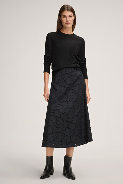 Baumwollmix-Midi-Rock mit Seide in Schwarz