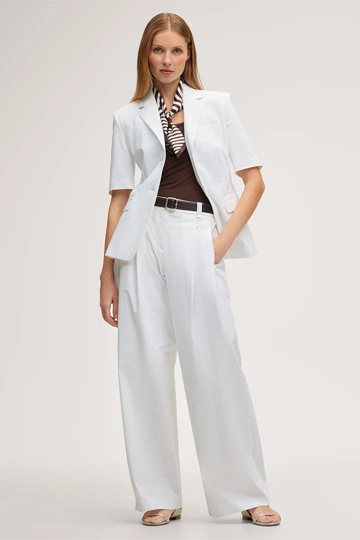 Leads to product detail page "Cotton stretch gabardine short-sleeved blazer in white"