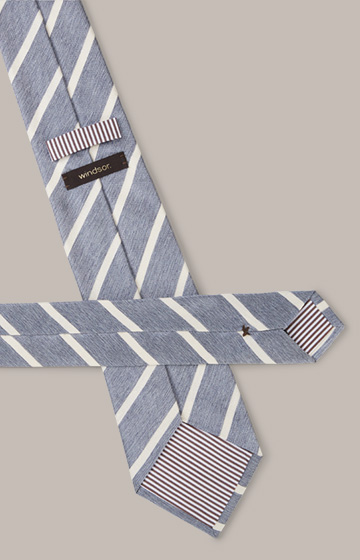 Baumwoll-Krawatte mit Seide in Blau-Weiß gestreift