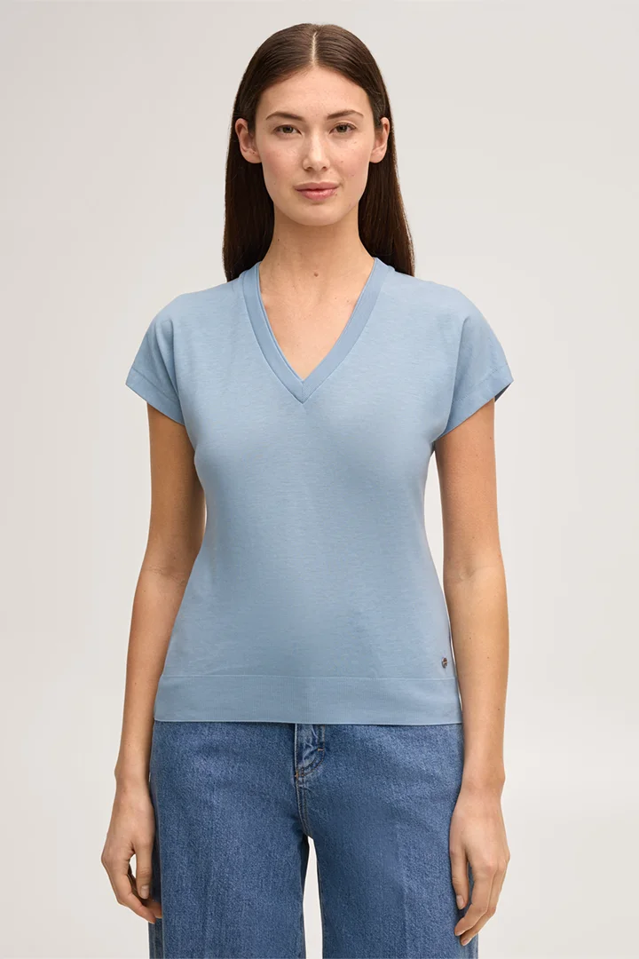 Führt zu Produktdetailseite „Lyocell-Baumwoll T-Shirt mit V-Ausschnitt in Hellblau"