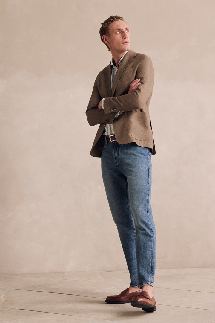 Führt zu Look-Detailseite „Shop the look“