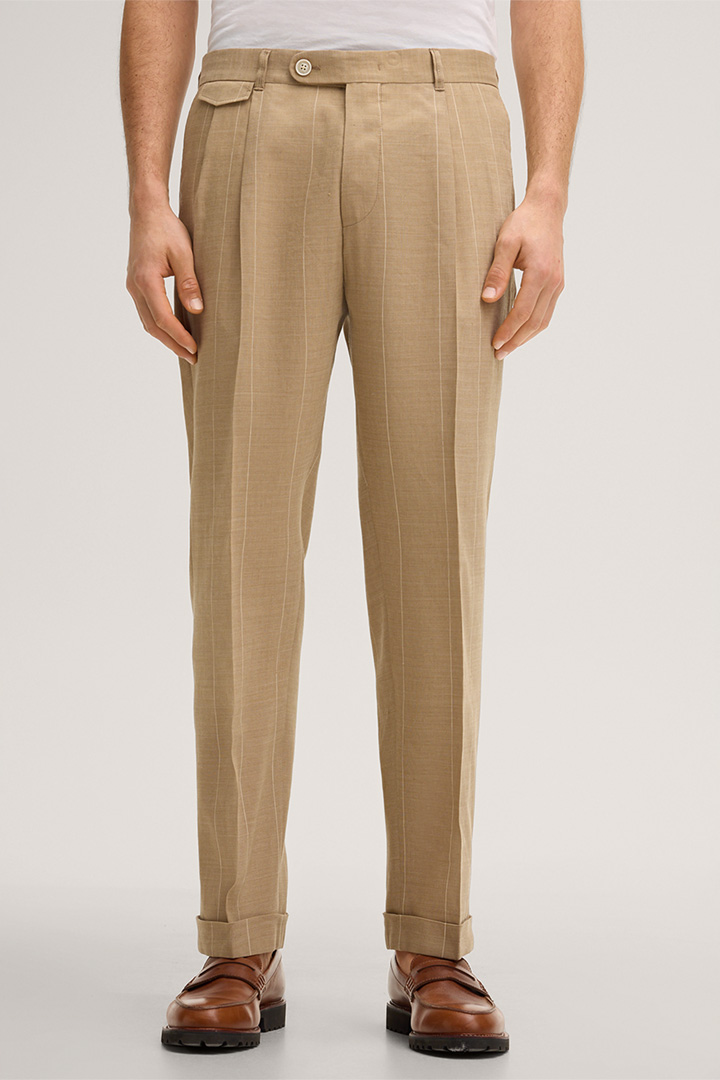 Führt zu Produktdetailseite „Schurwollmix-Baukasten-Hose Sapo mit Leinen und Bundfalte in Beige mit Nadelstreifen"