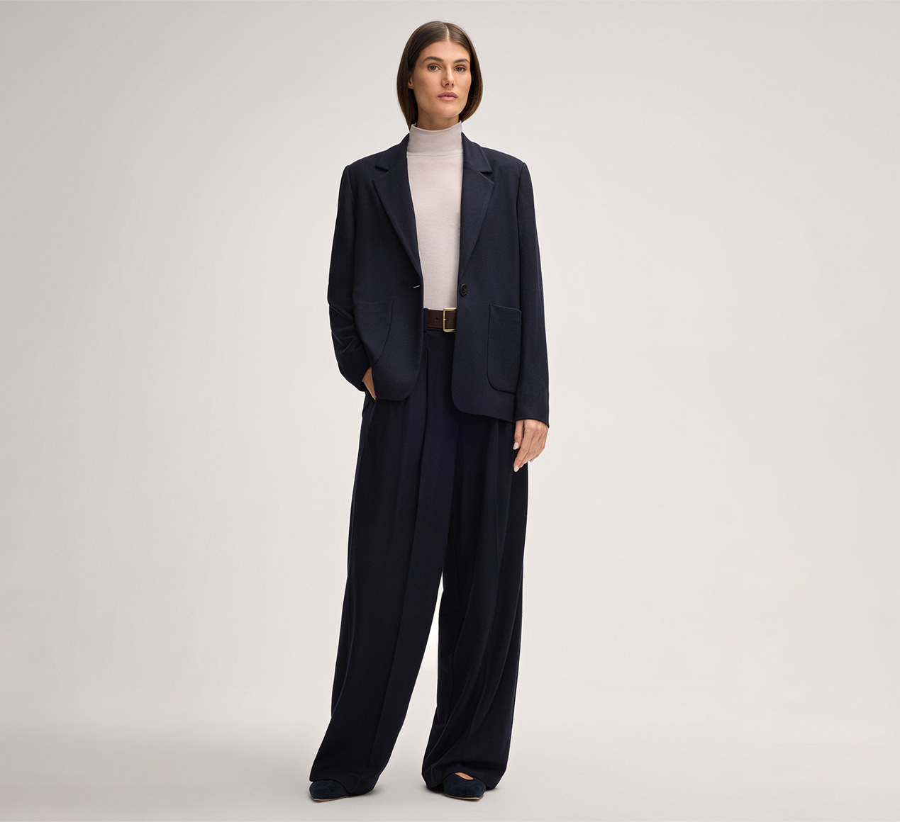 windsor. präsentiert das Produkt Wolljersey-Marlene-Hose in Navy aus der Kategorie Hosen & Jeans