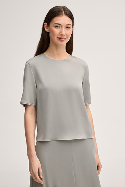 Crepe-Kurzarm-Bluse in Greige