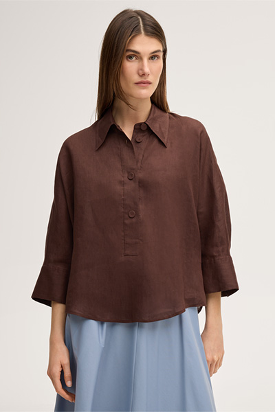 Mène à la page produit « Chemise en lin avec col à rabattre, couleur marron foncé »