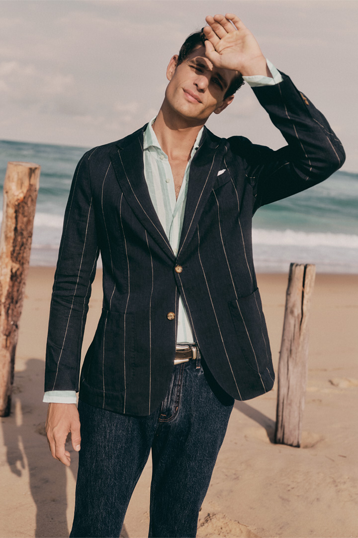 Führt zu Look-Detailseite „Shop the look“