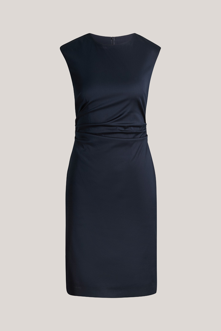 Führt zu Produktdetailseite „Baumwollstretch-Shift-Etui-Kleid in Midi-Länge in Navy"