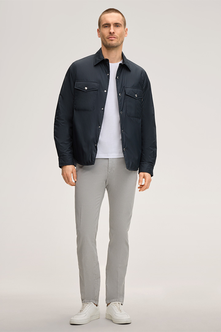 Führt zu Produktdetailseite „Shirtjacket Paride mit Brusttaschen in Navy"