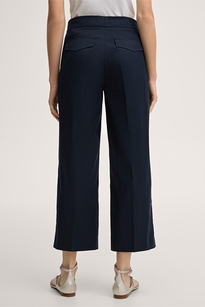 Pantalon Marlene court bleu marine en coton stretch