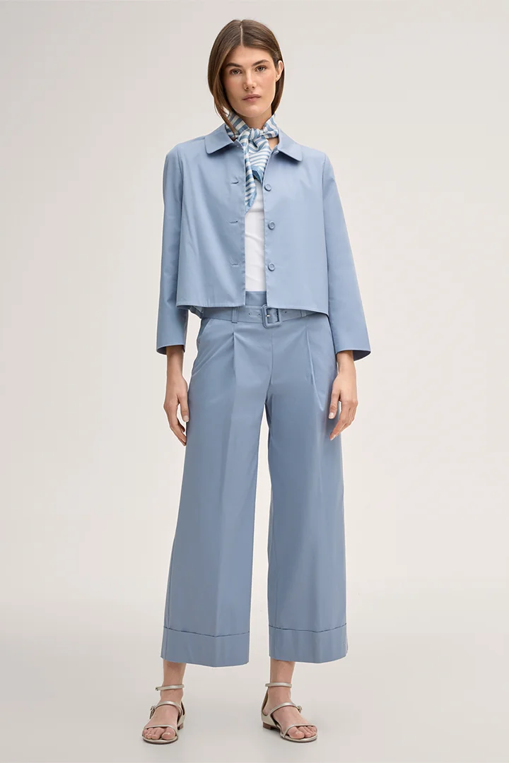 Leads to product detail page "Light blue stretch cotton culottes with pleats on the waistband"