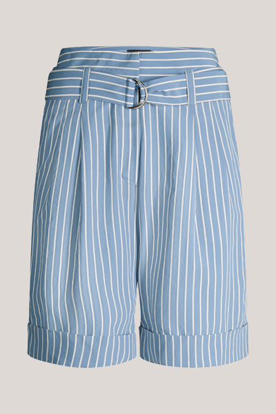 Viskosemix-Shorts mit Gürtel in Hellblau-Ecru gestreift