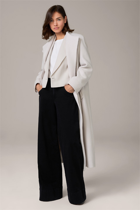 Schurwoll-Twill-Doppelreiher-Kurz-Blazer in Offwhite