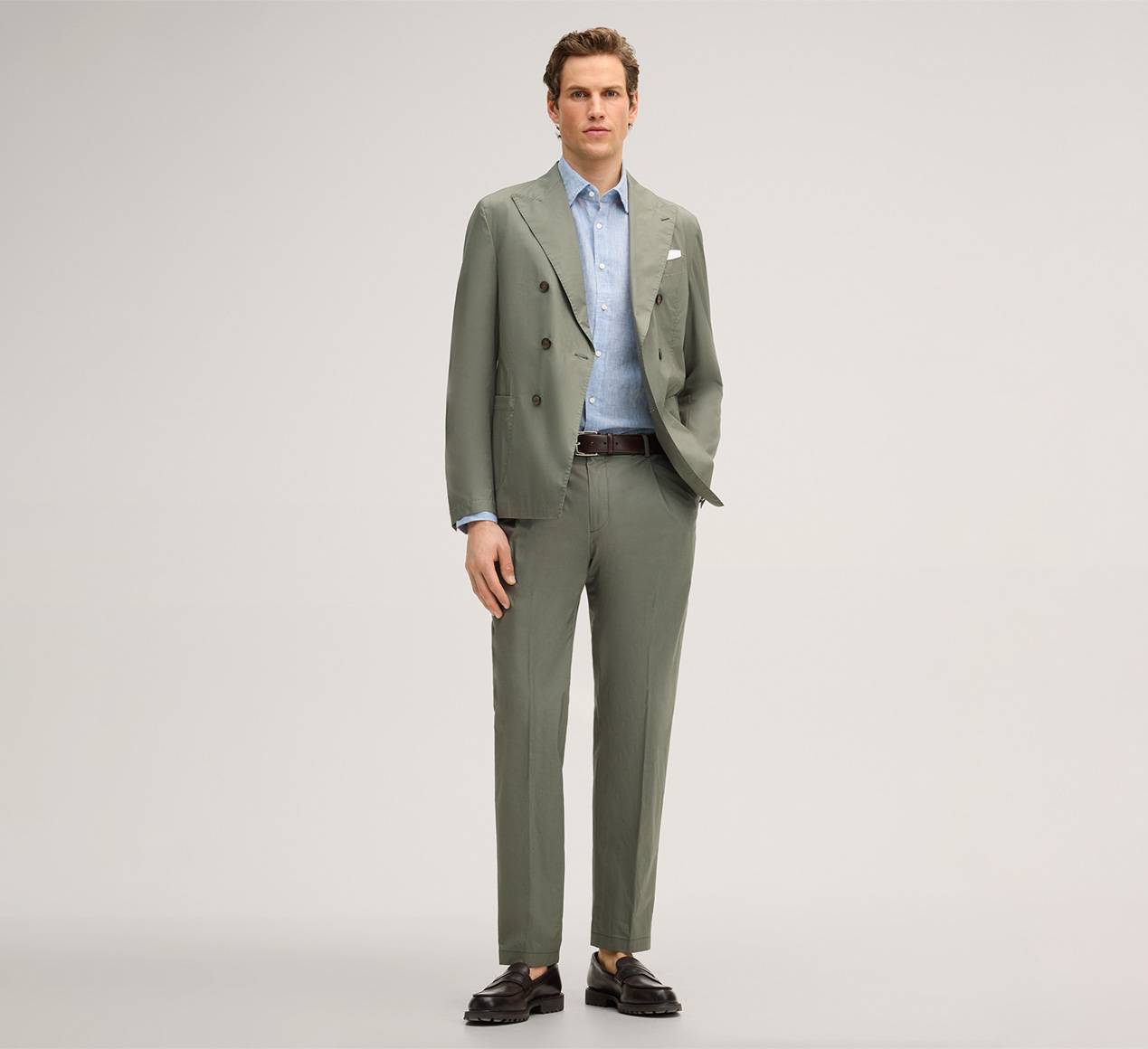 windsor. präsentiert das Produkt Baumwollmix-Baukasten-Hose Flomo mit Bundfalte in Oliv aus der Kategorie Hosen & Jeans