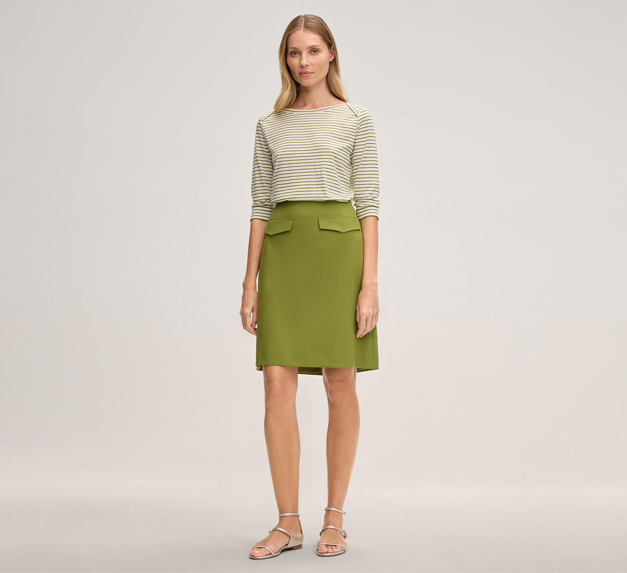 windsor. présente le produit T-shirt en Tencel et coton stretch, en vert et écru à rayures de la catégorie Tee-shirts et sweats