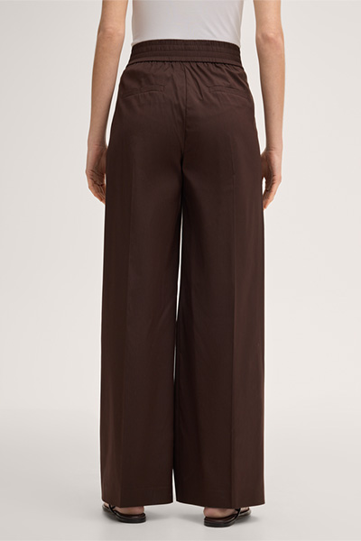 Pantalon palazzo en coton stretch à pinces, couleur marron foncé