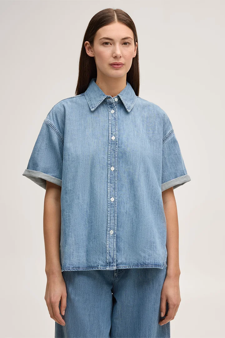 Führt zu Produktdetailseite „Jeans-Hemdbluse kurzarm in Mid Blue washed"