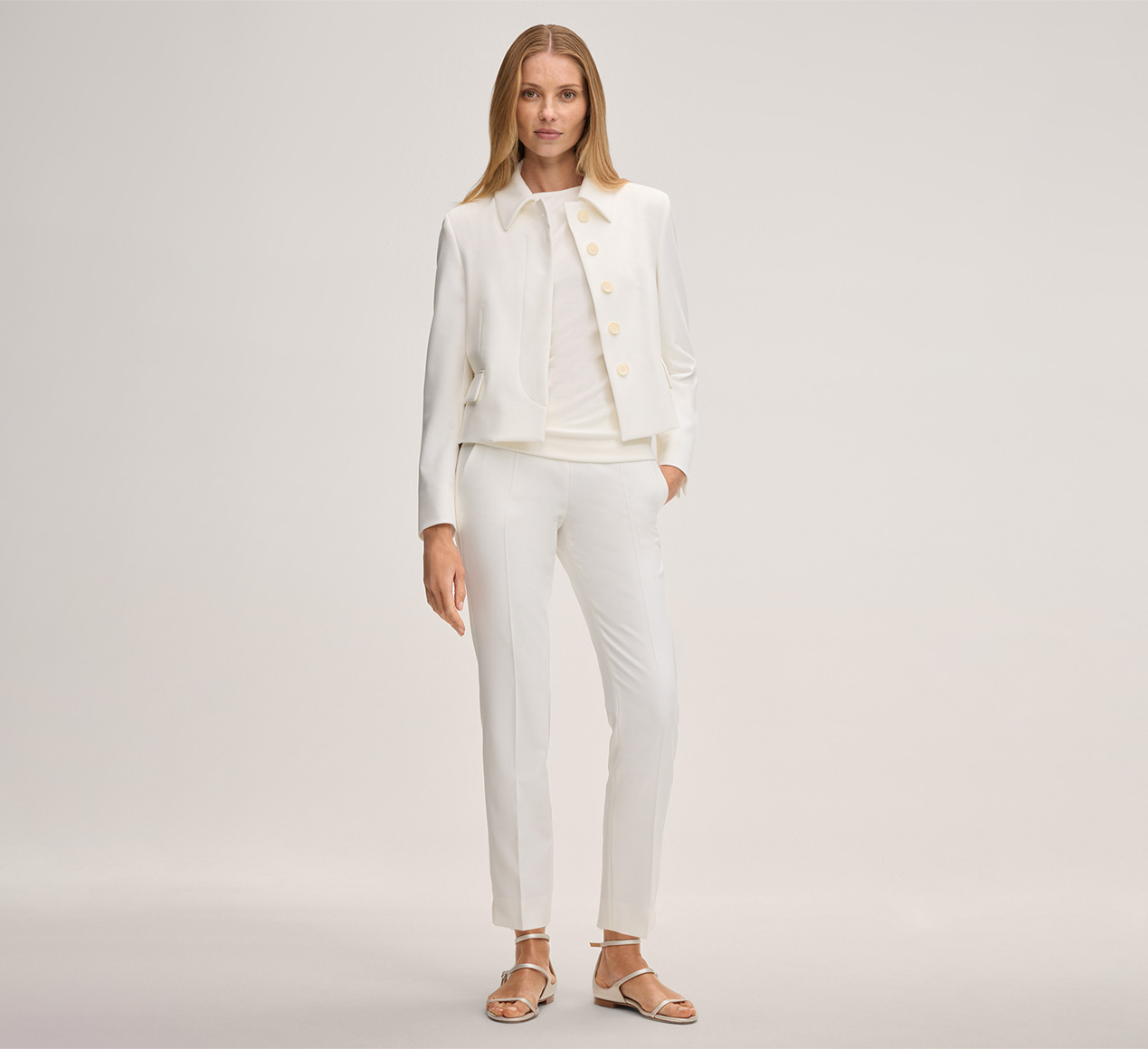 windsor. präsentiert das Produkt Crepe-Anzug-Hose in Ecru aus der Kategorie Hosen & Jeans