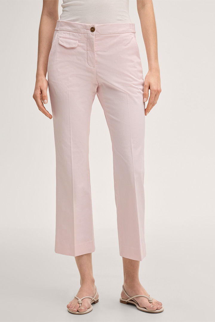 Mène à la page produit « Pantalon chino en coton stretch couleur rose »