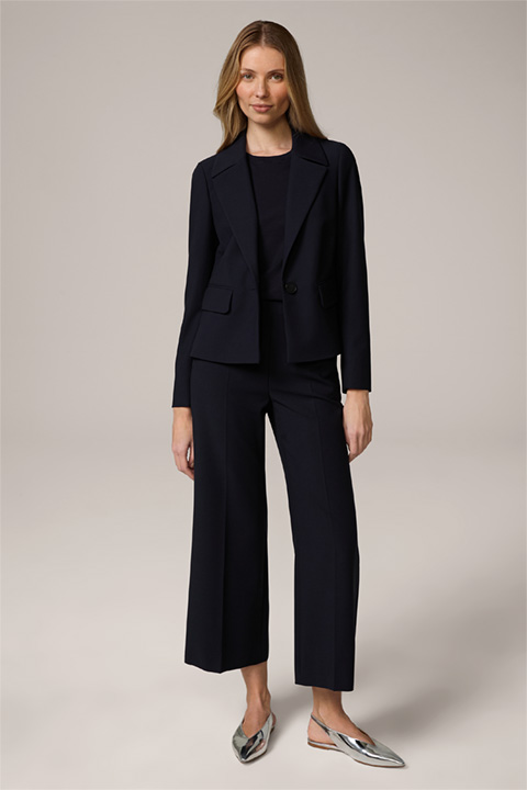 <p><strong>Shop the look:</strong><br> Crêpe pantsuit in navy</p>