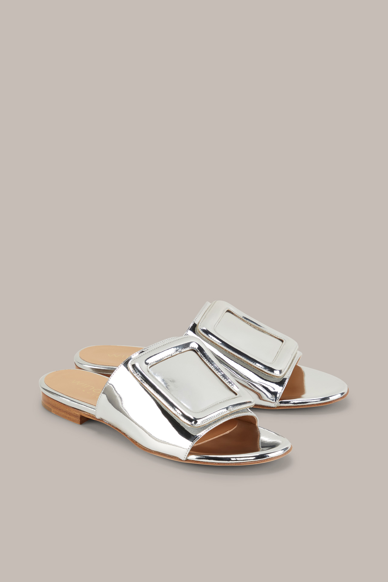 Leather Slides by Unützer in Silver
