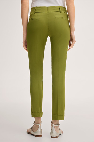 Baumwollstretch-Anzughose mit Umschlag in Grün