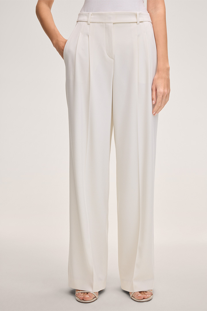 Schurwollstretch-Bundfalten-Palazzo-Hose in Ecru