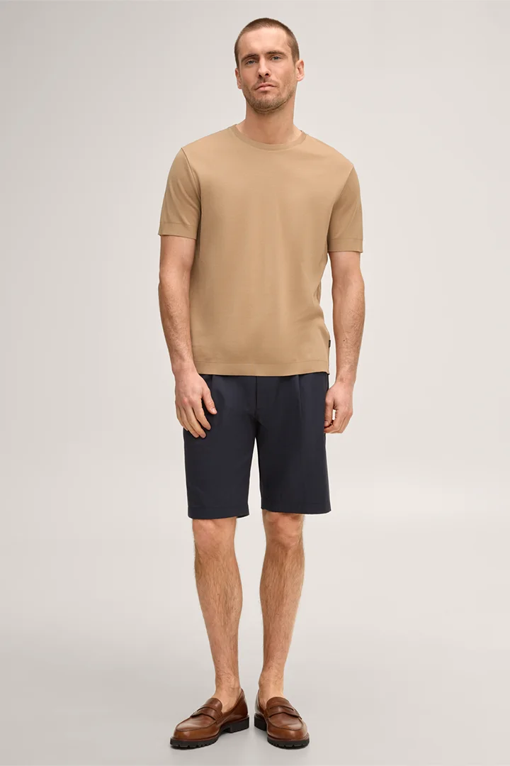 Mène à la page produit « Short en coton mélangé Scrivo bleu marine »