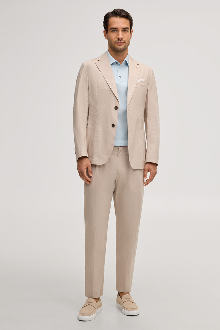 Accède à la page de détails du look « Costume modulable en coton mélangé Buono-Flomo »