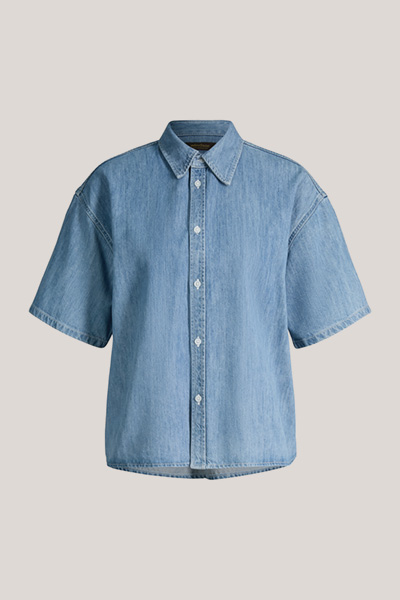 Short-sleeved denim shirt in mid-blue washed