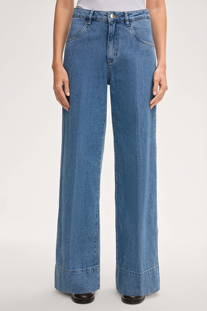 Führt zu Produktdetailseite „Jeans-Marlene-Hose in Mid Blue washed"