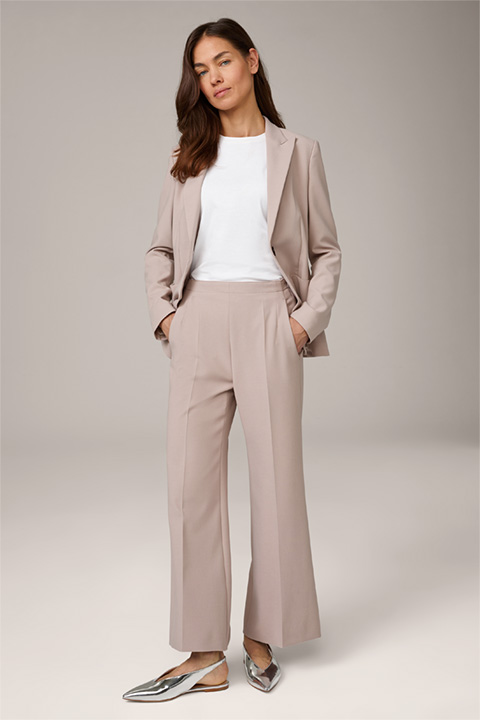 <p><strong>Shop the look:</strong><br> Crêpe pantsuit in taupe</p>